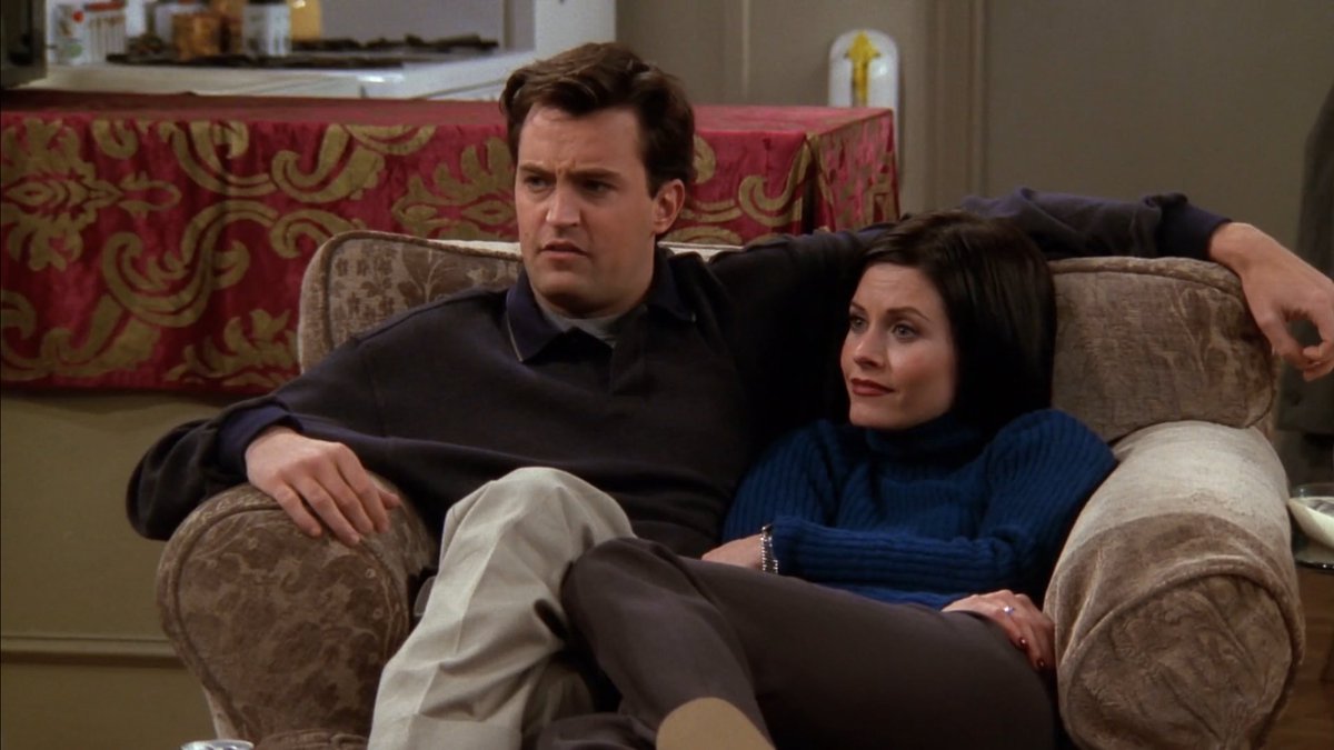 mondler sitting together before they got together 💕