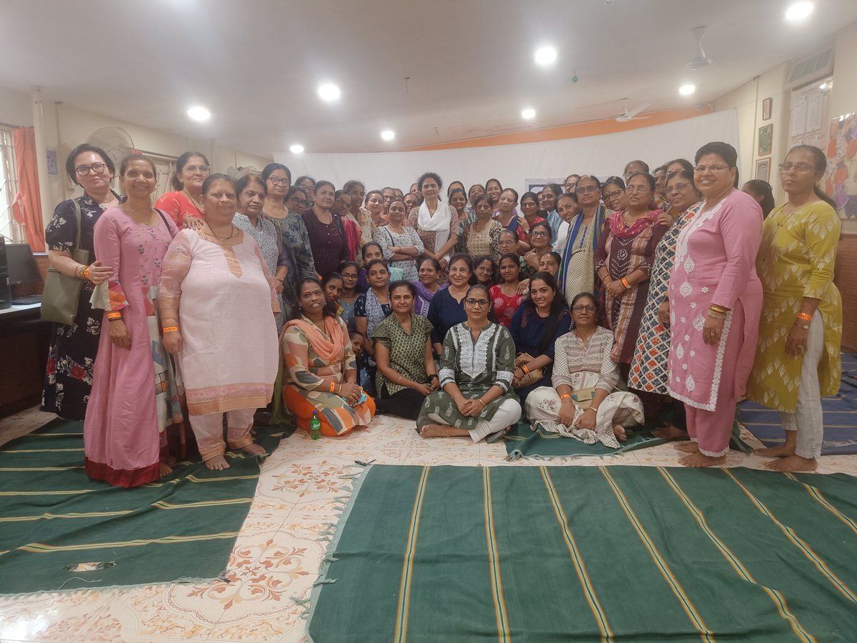 IMCLWSafeMumbai's tweet photo. Empowering Women, Enhancing Digital Security!

IMC Ladies' Wing &amp; Mumbai Police's Cyber Crime department conducted a cyber awareness program for Hamaara Sapna- Dahisar , promoting online safety tips, security and online well-being. https://t.co/lc2t7R745s