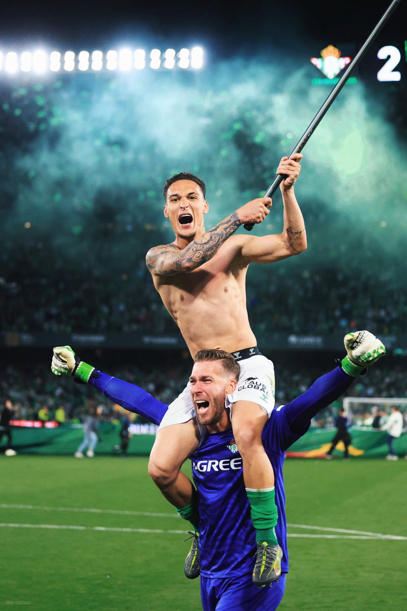 fransantiph's tweet image. ¡Teñir de verde la ciudad!