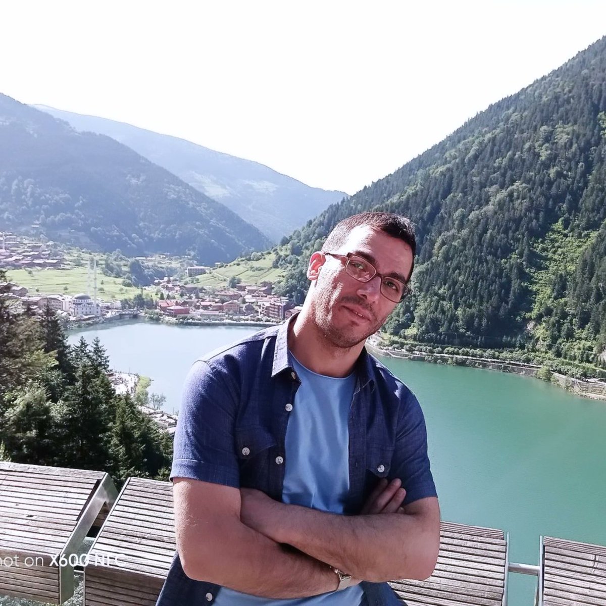 Herkesin Mübarek Ramazan Bayramını en içten dileklerimle Kutlar Sağlık mutluluk ve huzur içinde nice Bayramlar geçirmenizi dilerim 
Hayırlı Bayramlar