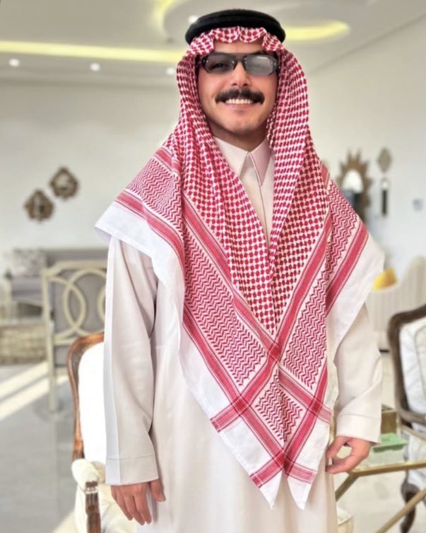 -كلّ عام وأنت بخير ياسيـّد الناس
عيدك مبارك ياعَسى عيدك سعيّد
🩶