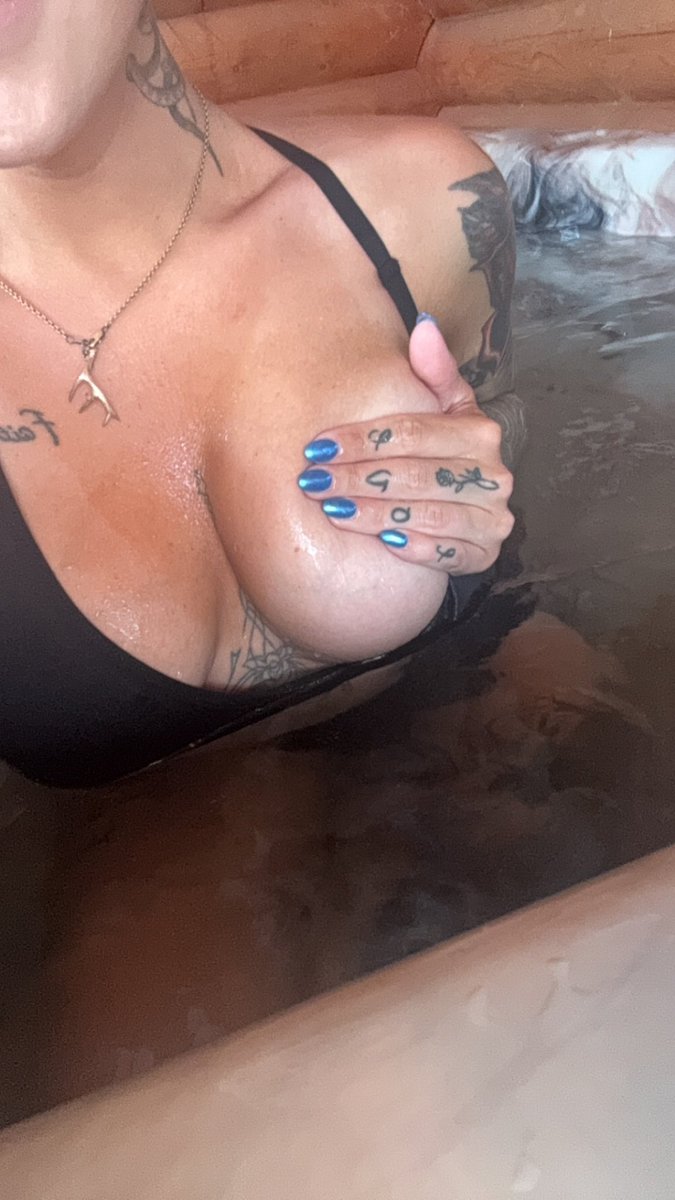 RT to squish 👅💦