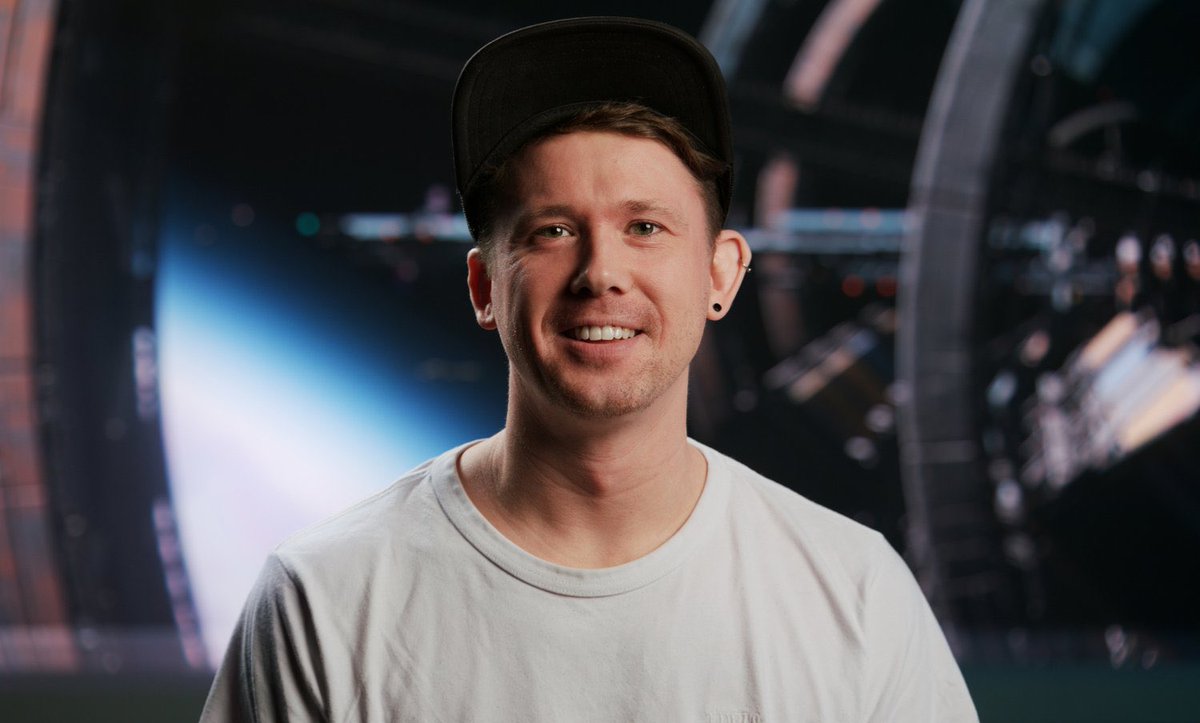 TimeAgentSeries's tweet image. 🚨NEW DIRECTOR!🚨

Excited to announce that Tom Rout will be directing Episodes 2 &amp;amp; 5 of Time Agent: Legacy!

With 10+ years of experience across film, music videos &amp;amp; documentaries, Tom recently worked as DoP on the award-winning I Made The Time Machine (2025).

He joins Luke…