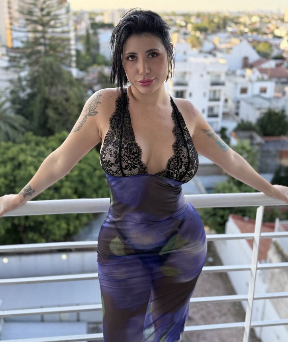 AustinKat84's tweet image. Turning up the heat and feeling unstoppable 🔥 #IrresistibleVibes #Unforgettable #graphicdesigners #commissionsopen