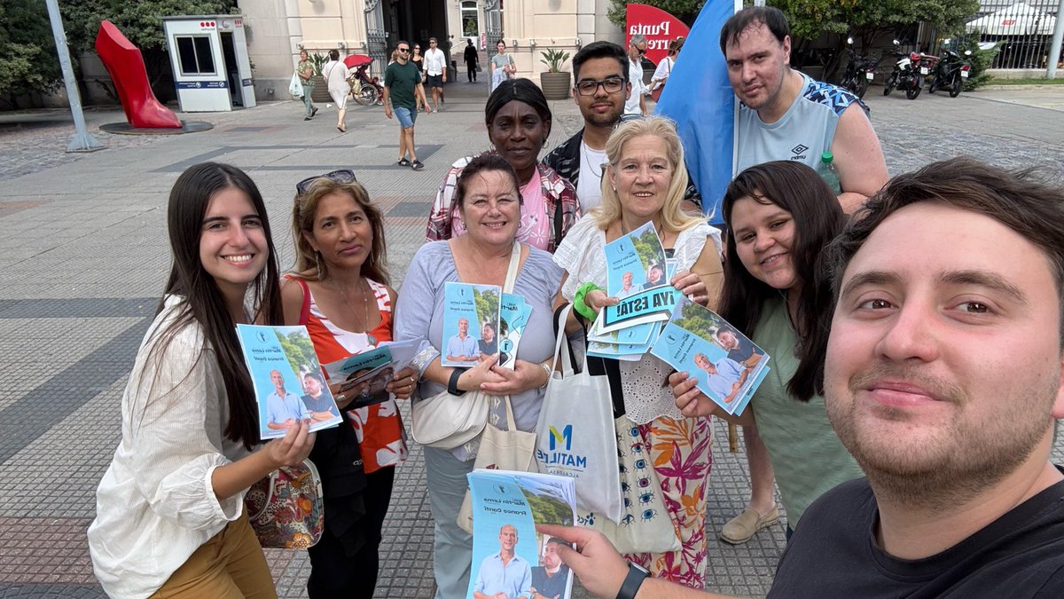 ¡Seguimos barrio a barrio! 💪

Hoy estuvimos en Punta de Rieles con <a href="/MartinLemaUy/">Martin Lema</a> y <a href="/jplopezuy/">Juan Pedro López 7️⃣1️⃣</a> mientras otros compañeros llevaron nuestras propuestas a la feria de La Teja. Finalizamos en Punta Carretas.

Mucho compromiso, mucha militancia…¡y hasta Mila se sumó a la recorrida!🐾