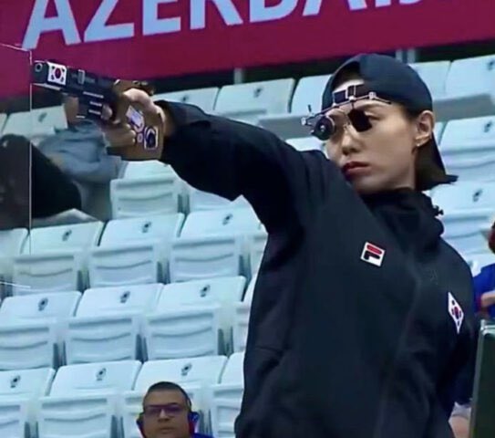 REJI fan art of Kim Ye-ji at the door of the one year anniversary of Paris 2024 Olympics 🏅

This is what we call GRAVITAS 👀

#anime #olympics #LOH