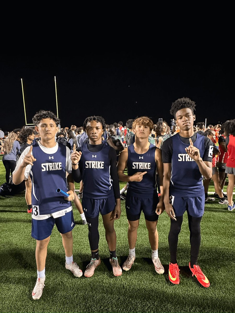 KbrownJr_'s tweet photo. From placing 2nd overall in the 4x400 to placing 1st in districts‼️🤞🏾 https://t.co/IttruHOQzF