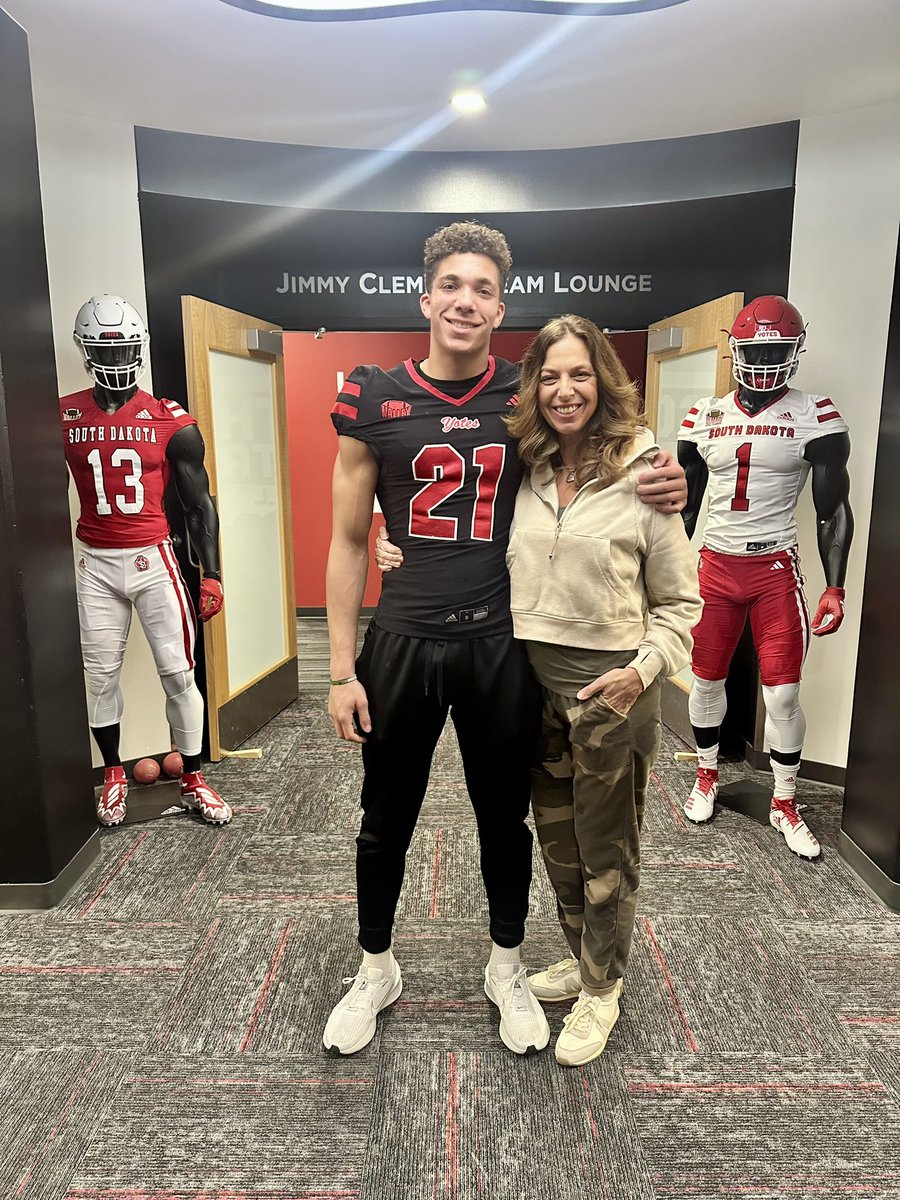 Brody Woods (@brodywoods21) on Twitter photo Thank you for a great junior day! <a href="/CoachVitzthum/">Matt Vitzthum</a> <a href="/Coach_TMorrison/">Tim Morrison</a> <a href="/usd/">University of South Dakota</a> Thank you for a great junior day! <a href="/CoachVitzthum/">Matt Vitzthum</a> <a href="/Coach_TMorrison/">Tim Morrison</a> <a href="/usd/">University of South Dakota</a>