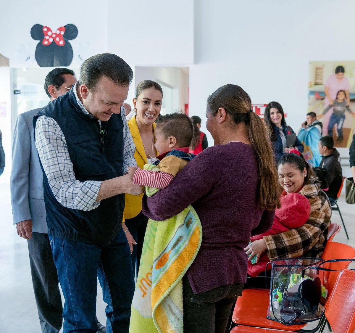 LaloSerranoZ's tweet image. #LaserInformativo

#Durango|| Reconocen padres de familia el respaldo de @Marisol_rosso y @EVillegasV al CREE y al CAM

Padres de familia del Centro de Rehabilitación y Educación Especial (CREE) reconocieron el respaldo del gobernador Esteban Villegas Villarreal y la presidenta…