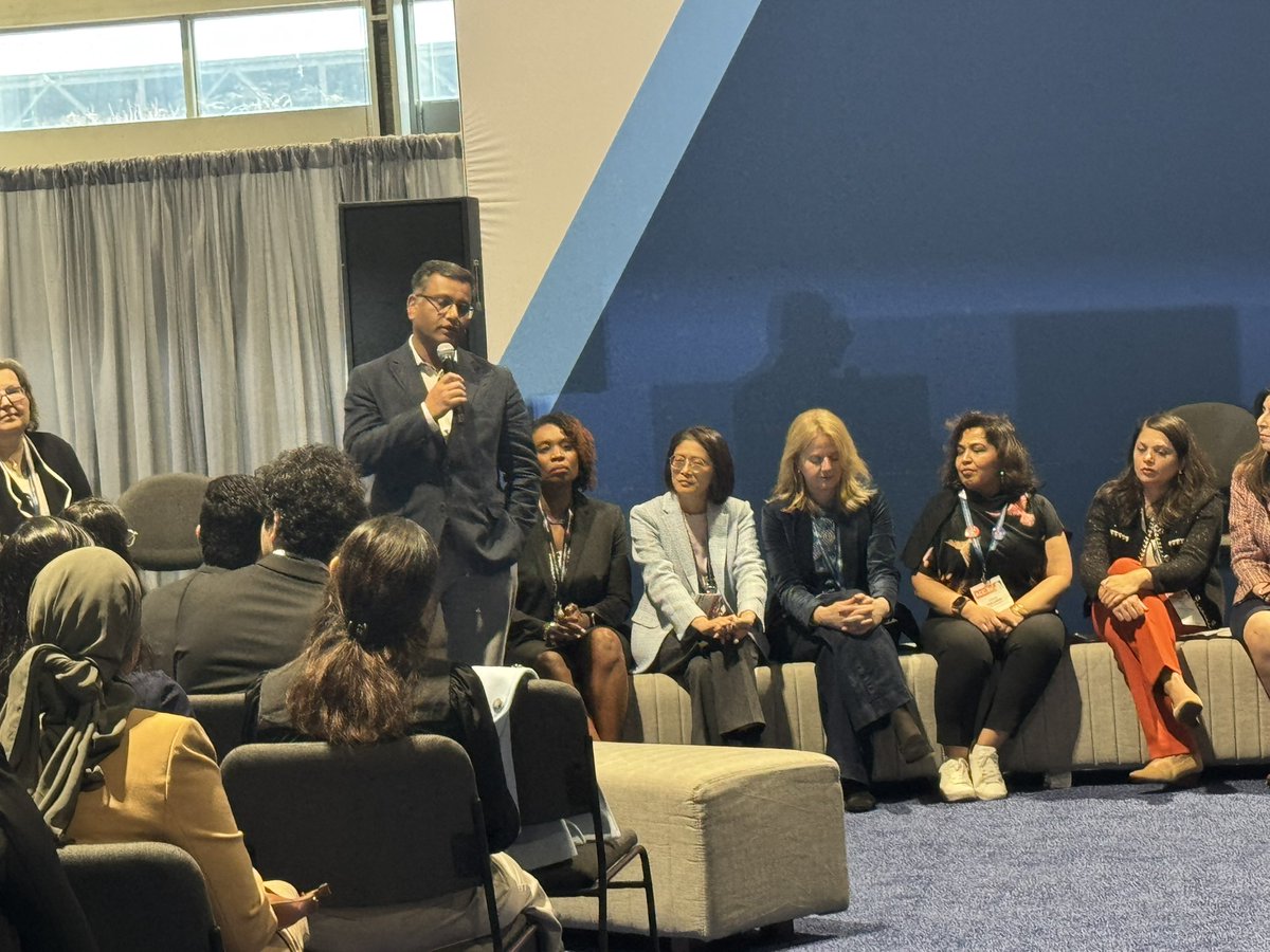 “if you’re confused between two things in life and career,  always follow where your priorities lie and the rest of things will fall in place” favourite quote from a brilliant conversation. 

Thank you for an amazing talk! <a href="/paceabl8/">Rajiv Mallik</a> 
#ACC25 
#Cardiology