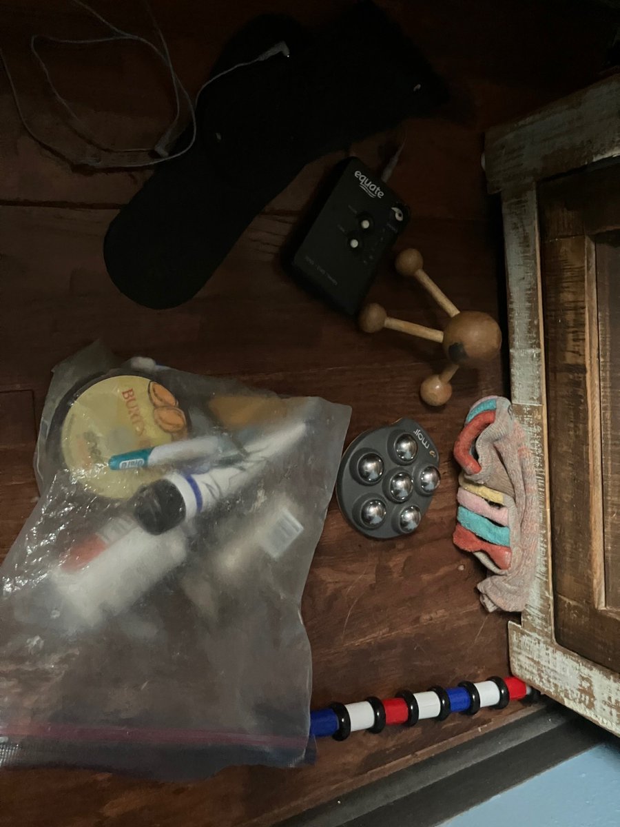 justwrite15's tweet image. Wouldn't it be great to travel light like Jack Reacher and just carry a toothpaste. This week's column takes a shot on why we carry so much stuff:

justwrite15.com/home/packing #traveling