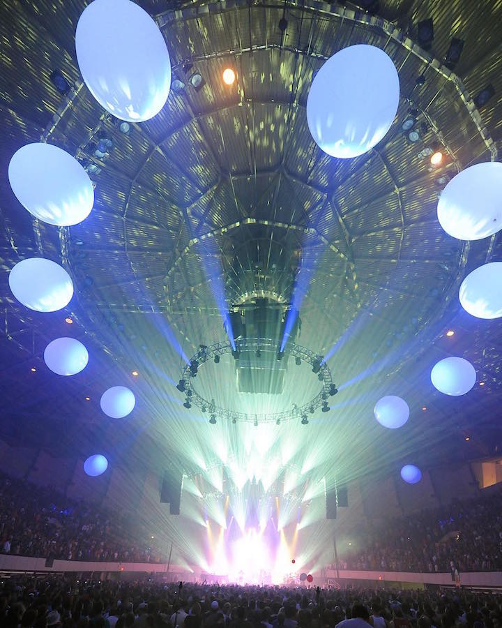 today marks 36yrs since lighting designer Chris Kuroda started working with #phish. #TMIPH 3/89 bit.ly/1fDXBjL (Hampton ’09 photo <a href="/jeffkravitz/">jeffkravitz</a>)