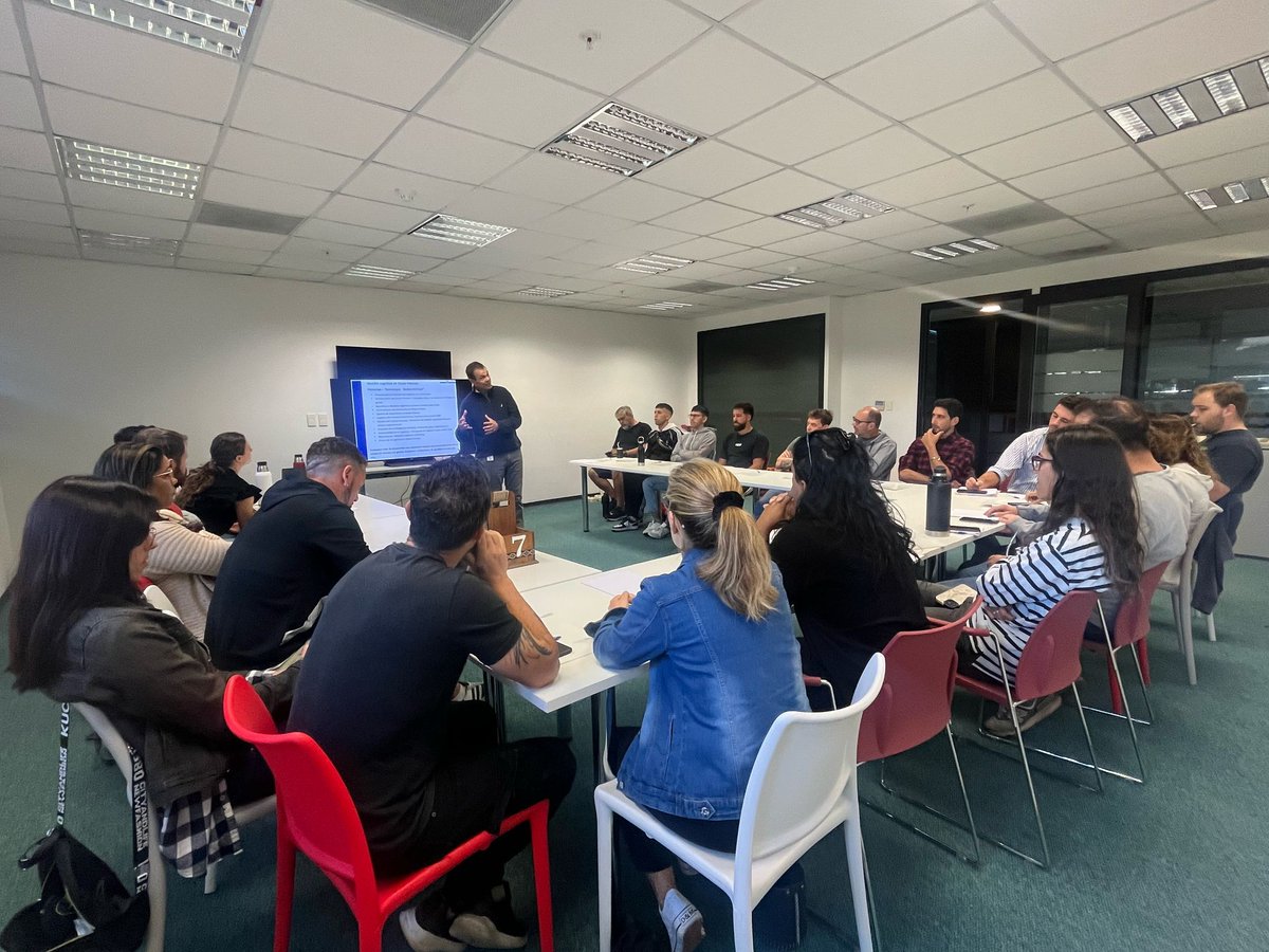 Juan Opertti (@juan_opertti) on Twitter photo Capacitacion y reformulacion de nuestro personal frente a la Gestion de Complejidad de las #CadenasdeSumistro en el 3PL/4PL Costa Oriental en <a href="/ZonamericaUY/">Zonamerica</a>. Estamos prontos para posicionarnos como el #partnerofchoice de las empresas como #Hub Logistico para Centralizacion de Capacitacion y reformulacion de nuestro personal frente a la Gestion de Complejidad de las #CadenasdeSumistro en el 3PL/4PL Costa Oriental en <a href="/ZonamericaUY/">Zonamerica</a>. Estamos prontos para posicionarnos como el #partnerofchoice de las empresas como #Hub Logistico para Centralizacion de