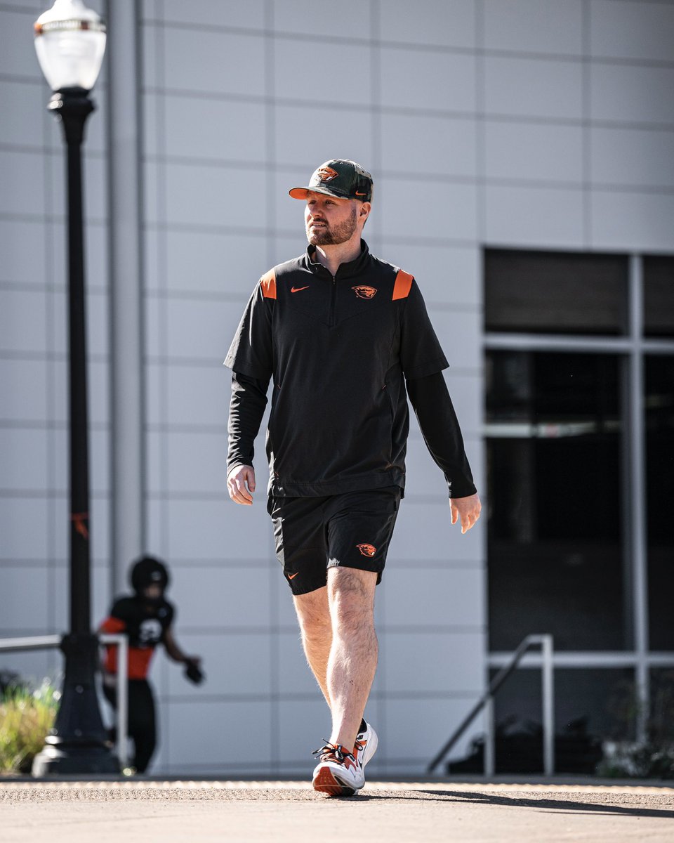 BeaverFootball's tweet photo. happy birthday to Josh Patterson, our Assistant Director of Player Personnel 🎉 https://t.co/awCcMBZqWp