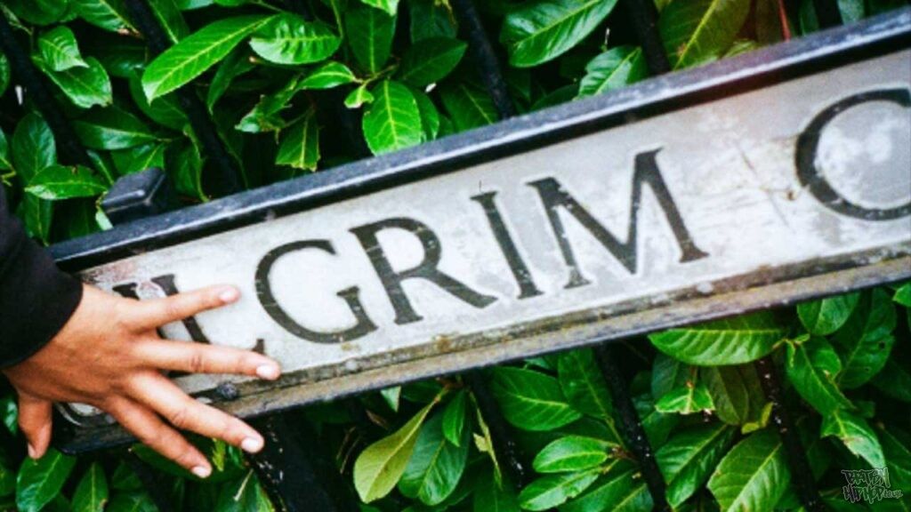 britishhiphop's tweet image. Anwar Noire – Grim 
Anwar Noire delivers debut EP 'Grim', displaying a rare lyrical integrity that captures street life and the vigorous journey, challenges, and development of a young creative in London. 
#anthonymitson #anwarnoire #backdrop #grim #kaiso 
britishhiphop.co.uk/reviews/12_rev…