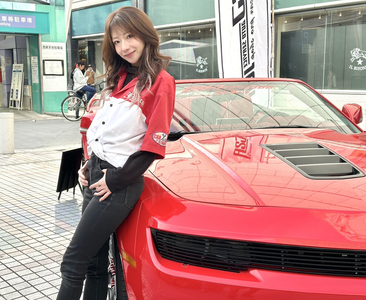 kagawatch's tweet image. Yesterday afternoon, I moved to the #Alice_Garden to see the outside car exhibition by jetcity.
昨日午後、アリスガーデン　で開催されていた、海田町にある輸入車販売店
#jetcity 主催の、輸入車展示会を見学。
イベントPRにレースアンバサダーの
#吉村愛梨　さんもゲストに来場。