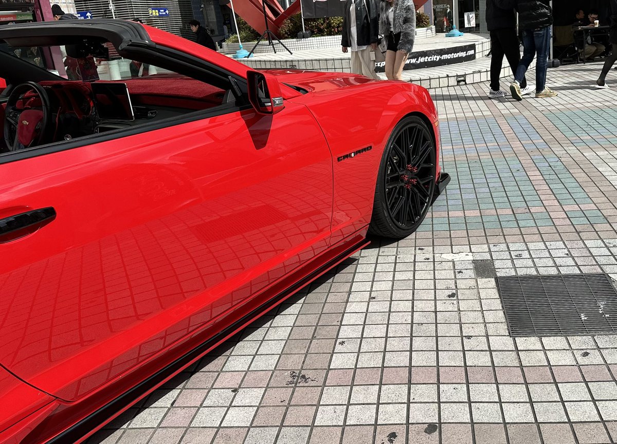 kagawatch's tweet image. Yesterday afternoon, I moved to the #Alice_Garden to see the outside car exhibition by jetcity.
昨日午後、アリスガーデン　で開催されていた、海田町にある輸入車販売店
#jetcity 主催の、輸入車展示会を見学。
イベントPRにレースアンバサダーの
#吉村愛梨　さんもゲストに来場。