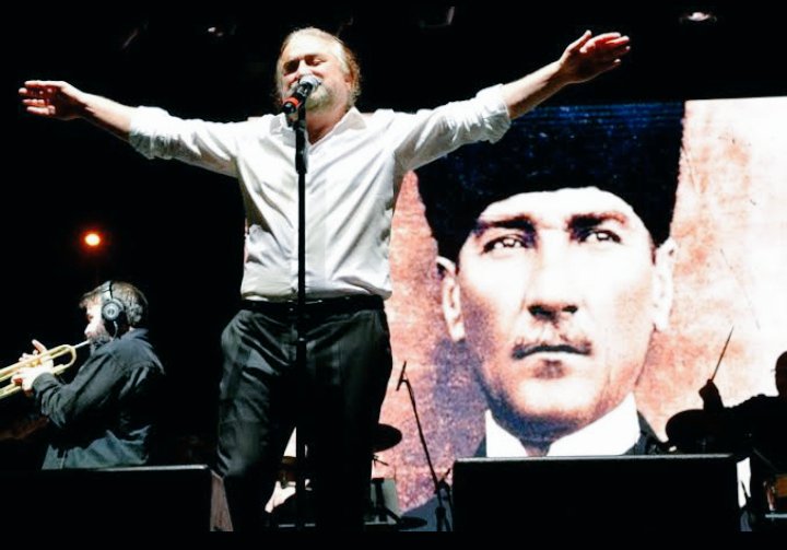 Türkiye çok büyük bir sanatçıyı kaybetti. Allah rahmet eylesin çok üzgünüz 🙏🙏🙏 Kuzeyin oğlu🙏 #volkankonak