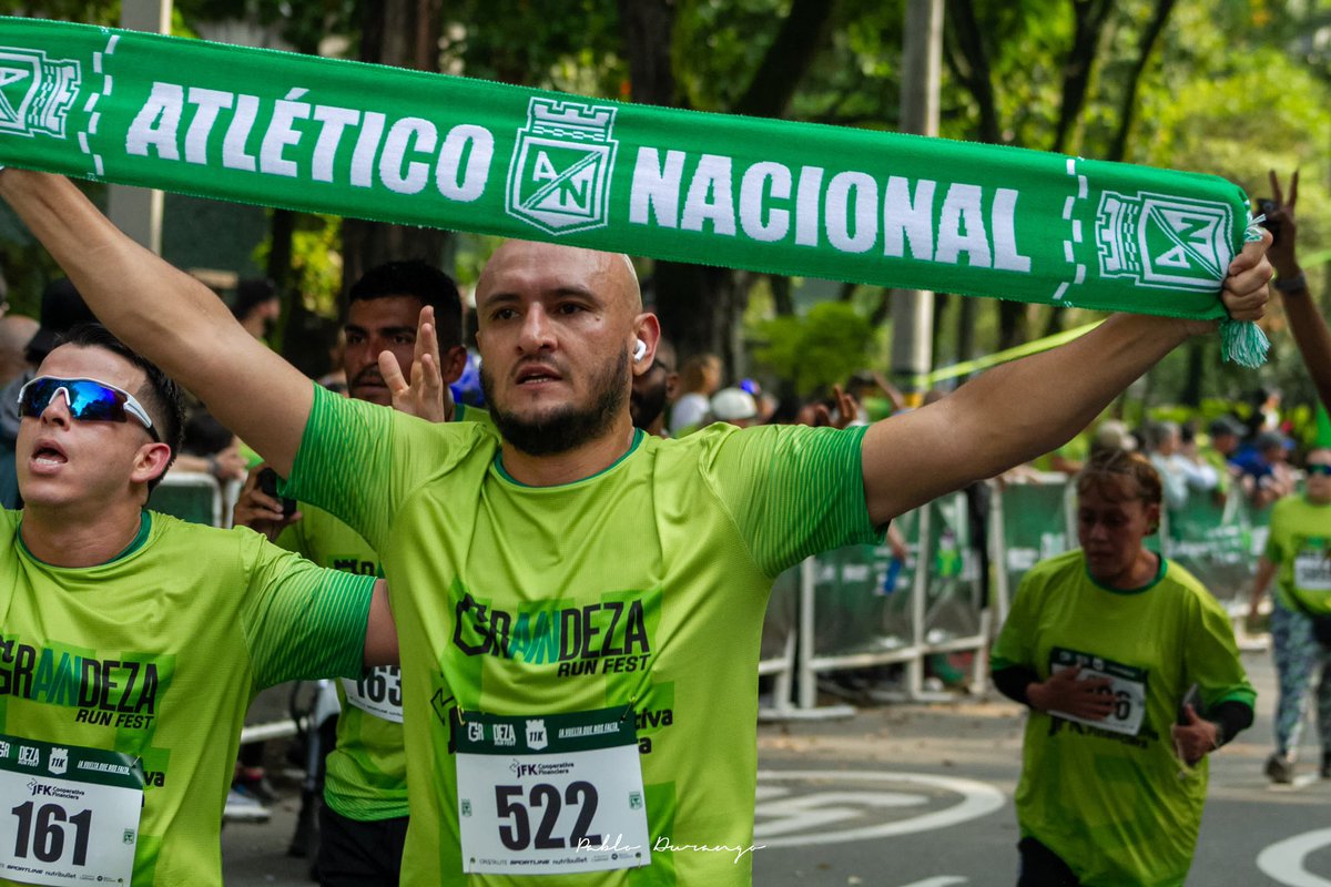AtNacionalVAVEL's tweet photo. Hoy se realizó la primera edición del “Grandeza Run Fest” una carrera para toda la familia🏃🏃‍♀️. @nacionaloficial la rompió y contó con más de 5.000 corredores entre las categorías: 3K, 5K y 11K.
Estuvimos presentes y nuestro fotógrafo @PabloDurangoDir nos dejó estas📸. Va hilo 🧵 https://t.co/cyqem46iop