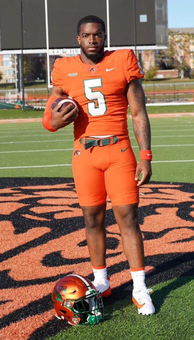 RufusJefferson3's tweet image. HAPPY BIRTHDAY SON!!!!
@tylerj21_ 
#TJ5.....®️
#CHO5️⃣EN.....🙌🏿
#GameChanger.....🎯
#PreparationMeetsOpportunity ✔
#Strike&amp;amp;Strike&amp;amp;StrikeAgain.....🐍
#HornetNation.....🐝
#QB1/2023....🎓
#God'sPlan.....🙇🏿‍♂️
#TheSilentAssassin......🏈