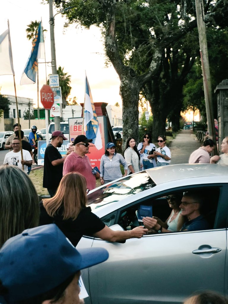 Militancia a full #PájaroIntendente 
<a href="/PajaroEnciso/">Carlos Enciso Christiansen</a> <a href="/Pajaro_2025/">Pájaro Enciso Intendente</a>