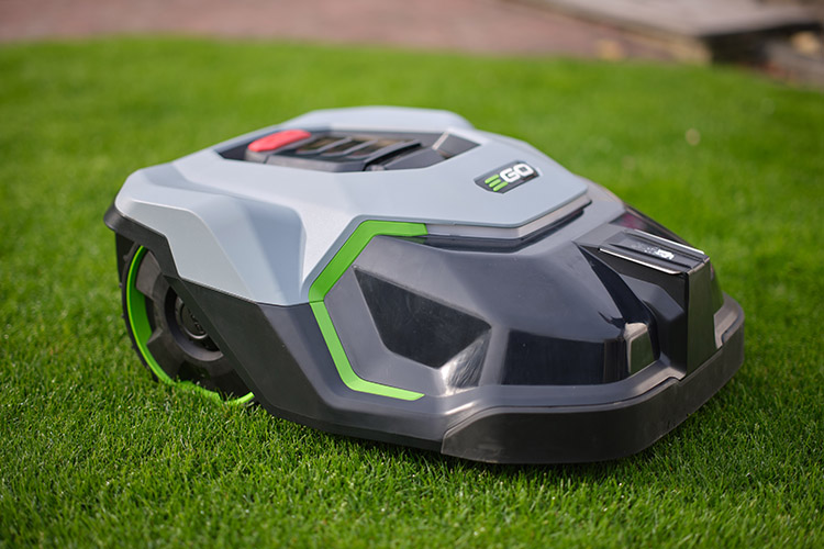 EGO POWER+ : Découvrez les deux nouveaux robots tondeuses autonomes, RM2000E (jusqu’à 2000 m²) et RM4000E (jusqu’à 4000 m²) secteurvert.com/grand-public/j…