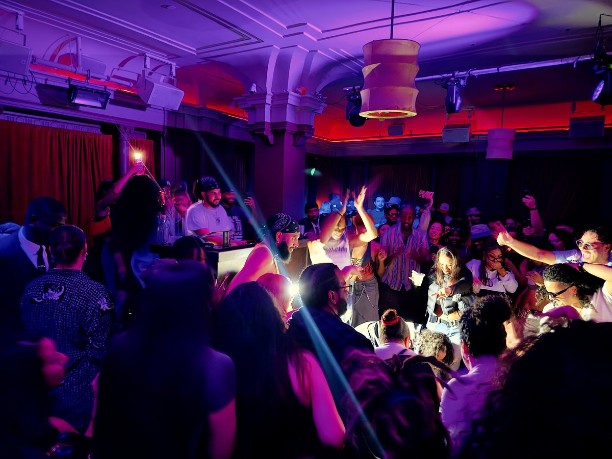 Last night was fun 🔥 <a href="/_DosFlakos/">Dos Flakos</a>