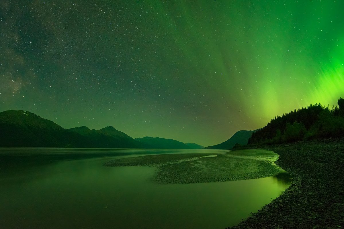 Green Goddess - The aurora over the Turnagain Arm taken near Girdwood. 

#alaska #aurora #northernlights #nightphotography #landscapephotography #anchorage #girdwood