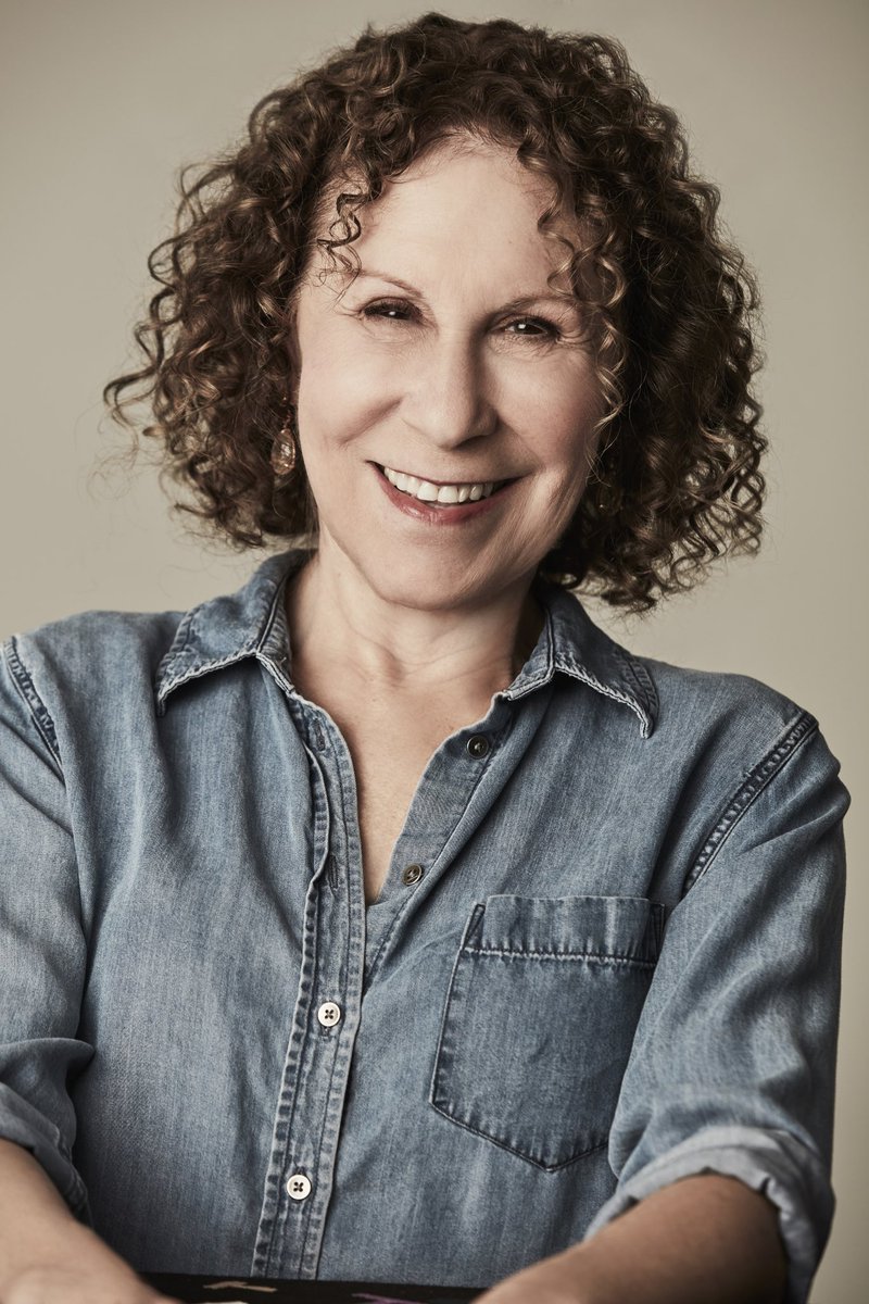 nicolegrant820's tweet image. Happy Birthday Rhea Perlman🧁🧁🧁 #happybirthday #rheaperlman