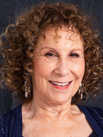nicolegrant820's tweet image. Happy Birthday Rhea Perlman🧁🧁🧁 #happybirthday #rheaperlman