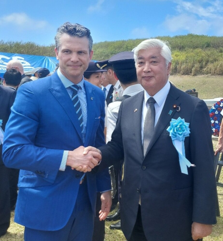 3月29日、中谷防衛大臣は、防衛省を代表し、日米硫黄島戦没者合同慰霊