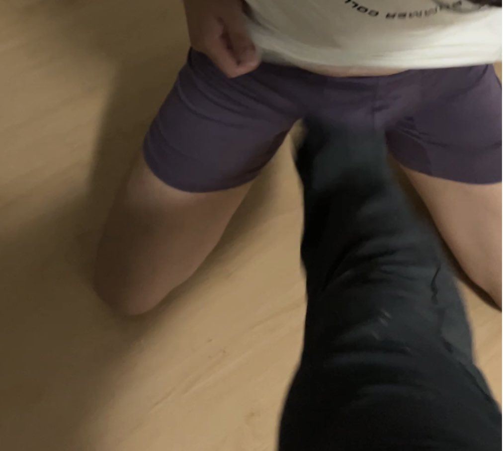 浅踢一下
#ballbuster #ballbusting #踢蛋 #踢裆