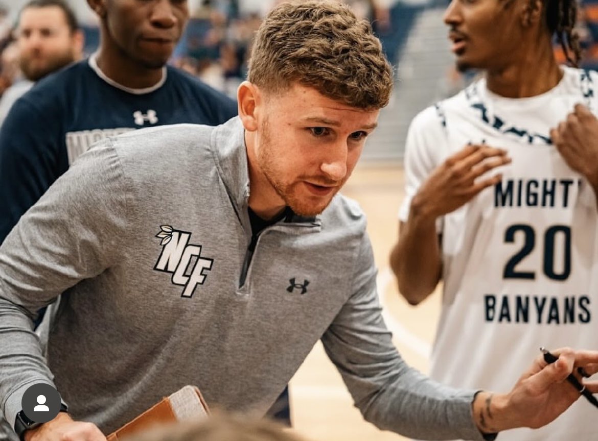 CoachWingreen's tweet image. Pretty cool fact:

Two of the top scoring leaders for PPG in the NAIA the past 2 seasons are both now part of @NCFBanyansMBB.💪 Come to Sarasota and get buckets.🪣

2023-24 - Drew Lutz (24.5 PPG #2 in NAIA) (NCF Assistant)
2024-25 - Charlie Yoder (24.4 PPG #1 in NAIA)…