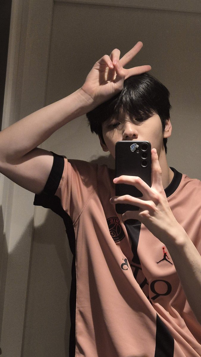[250331] #SOOBIN Weverse

“paris concert done 👍”

<a href="/TXT_members/">TOMORROW X TOGETHER</a> <a href="/TXT_bighit/">TXT OFFICIAL</a>