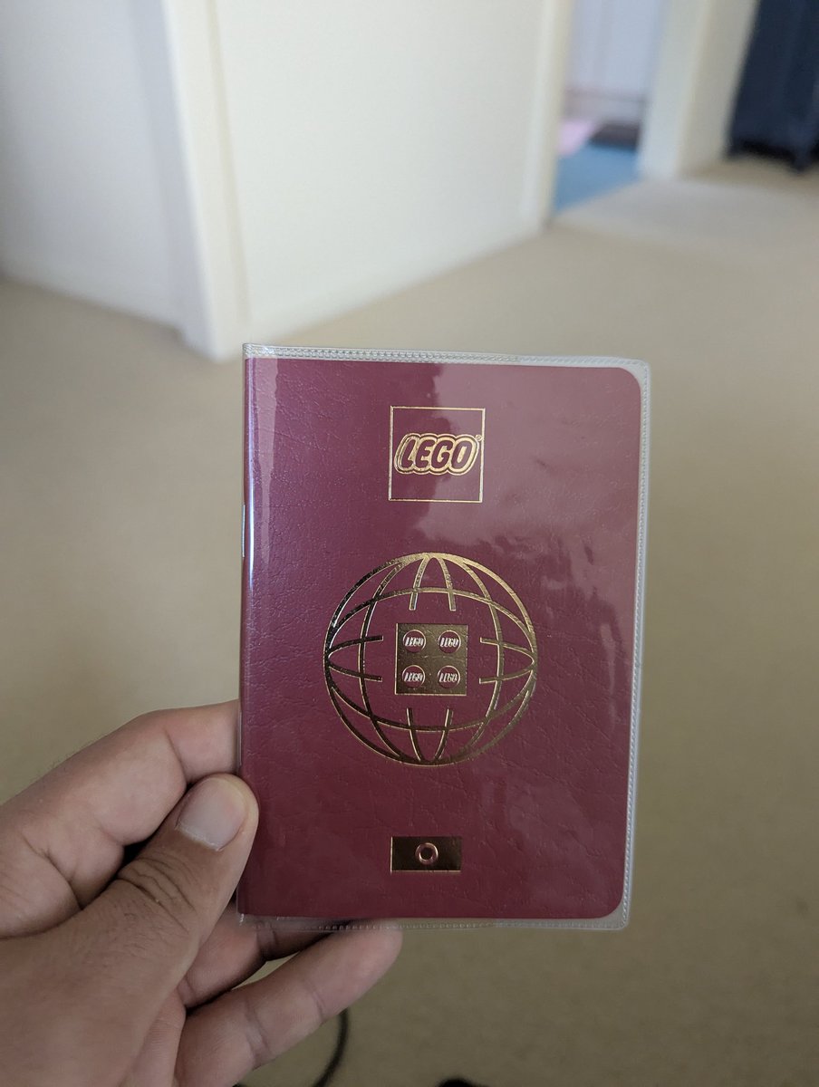 ramiro__r's tweet photo. @AgustinaLocke Con este pasaporte más que suficiente. https://t.co/7QEDj5sYWL