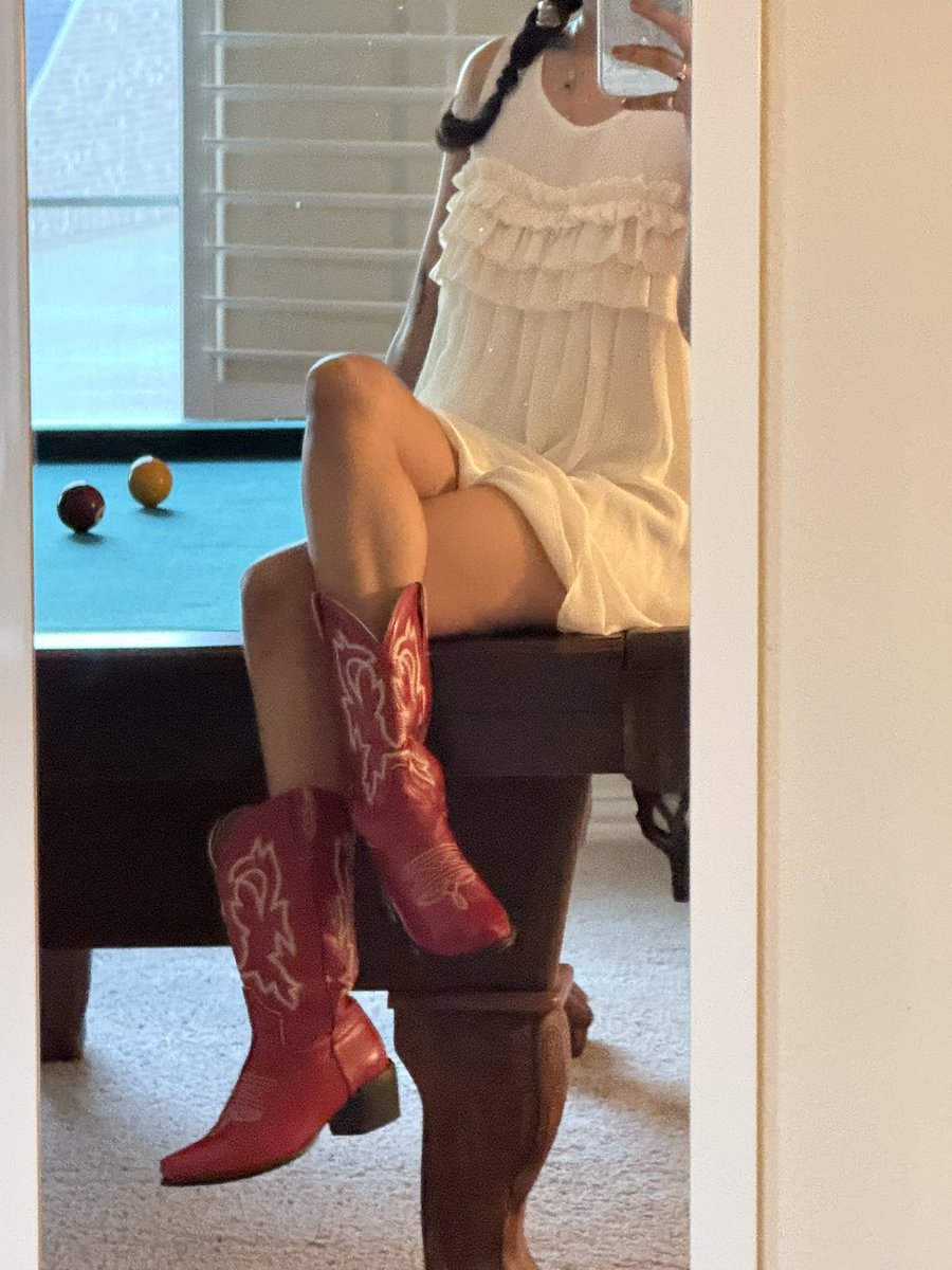 aircuntitioner's tweet photo. Howdy there pardner https://t.co/dIdsbflaEo