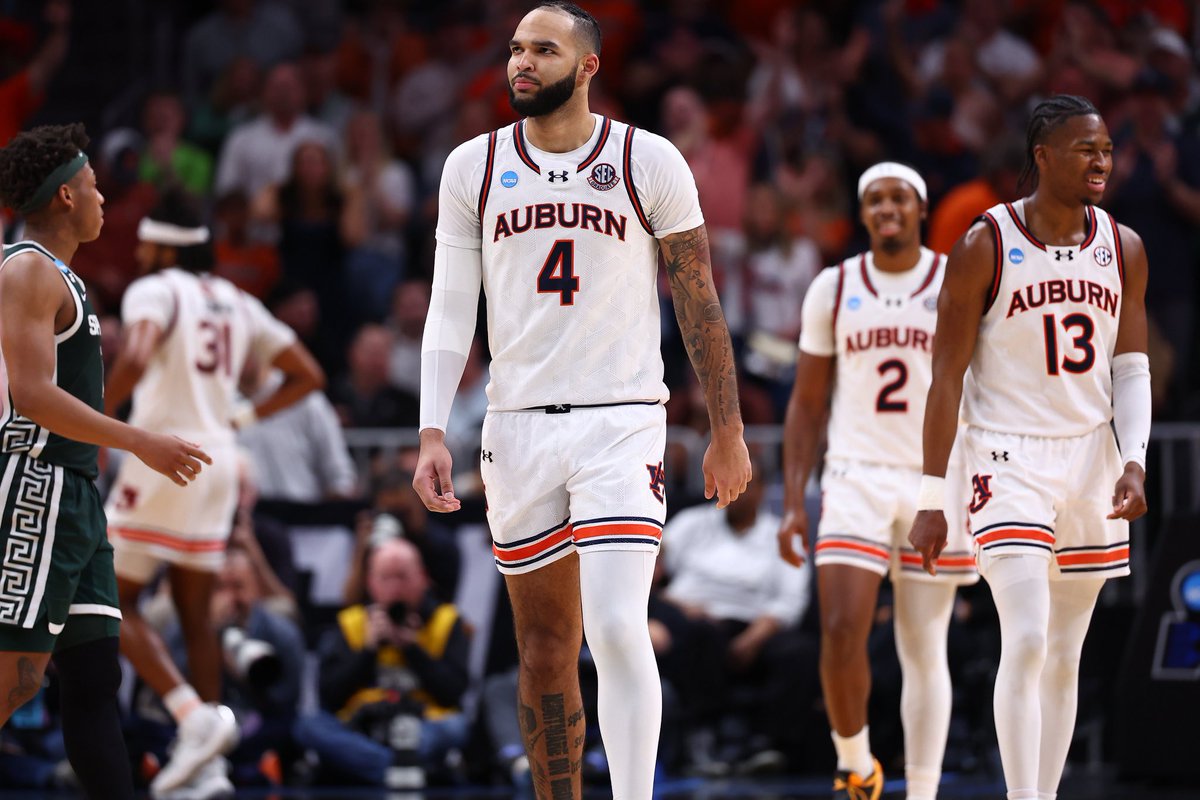 BigBarnerBrand's tweet photo. The best player in Auburn Basketball history. https://t.co/ysmJKmLX79