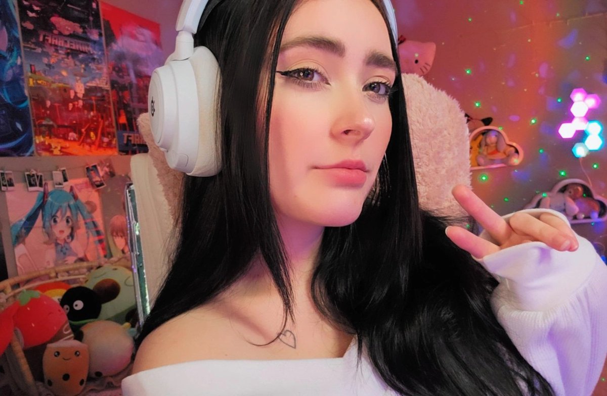 bunixiee's tweet photo. Hiii!! Falling into more Fallout4 tonight!✨️ let's hangout ^_^ https://t.co/fEjay3MhF9 https://t.co/ChWsaHXXFY