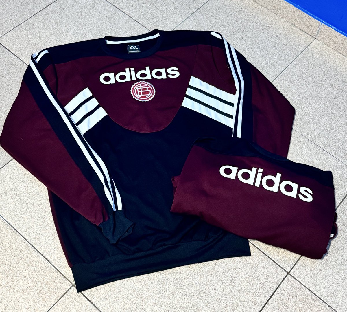 GranateShop's tweet photo. 🇱🇻⚽️ reingreso de este buzo - del S al XXL https://t.co/umUA6fgEWm