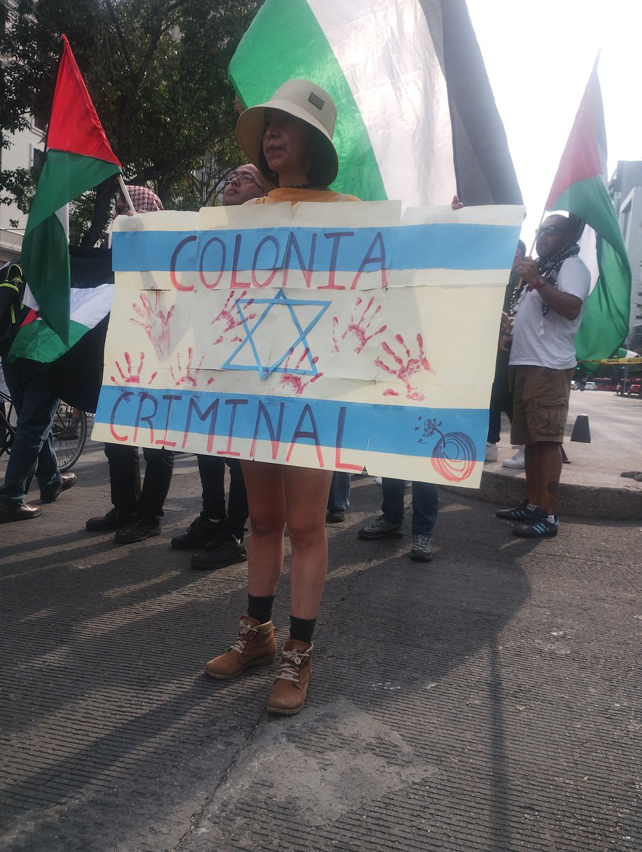 CORSOPAL's tweet photo. CDMX 30/03/2025 Manifestación por el día de la Tierra Palestina  #AltoalGenocidioenGaza
#DiadelaTierraPalestina #LandDay2025 #PalestineLandDay #PalestinaLibre #FreePalestine
#FromTheRiverToTheSea #TrumpNetanyahuGenocidas

@SRE_mx @Claudiashein ¡LA NEUTRALIDAD ES COMPLICIDAD! https://t.co/N5mMO7HCPV