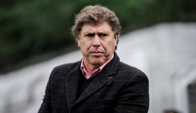 Yo voy a ser completamente honesto y sé que los otros dos CM no deben pensar lo mismo. Mi candidato número 1 es Juan Ramón Carrasco. El único que puede hacer jugar y correr a estos fiolos. Abrazo.