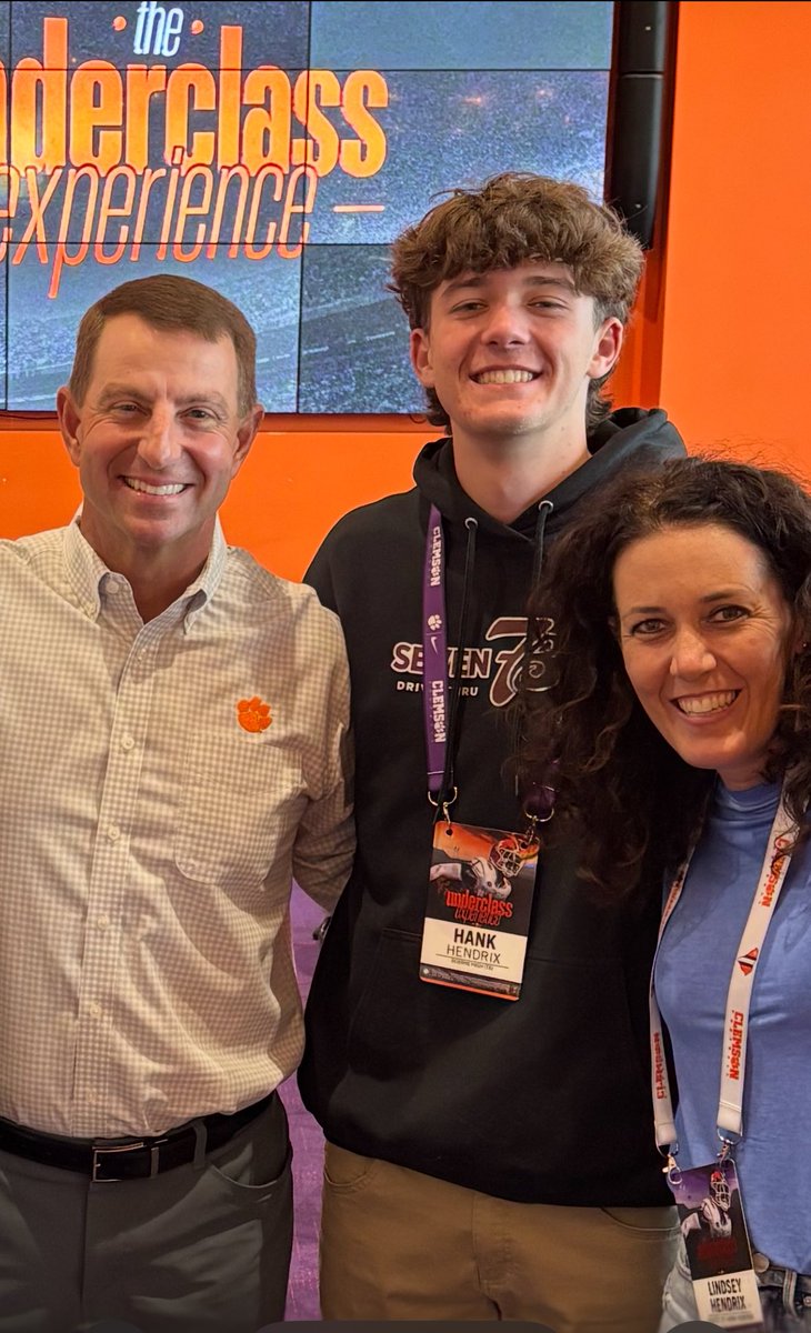 HankHendrix_3's tweet image. Had a great time at Clemson this weekend, thanks for the invite! @CoachGRiley @TajhB10 @Paul_Tyson17 @Coach_Grass