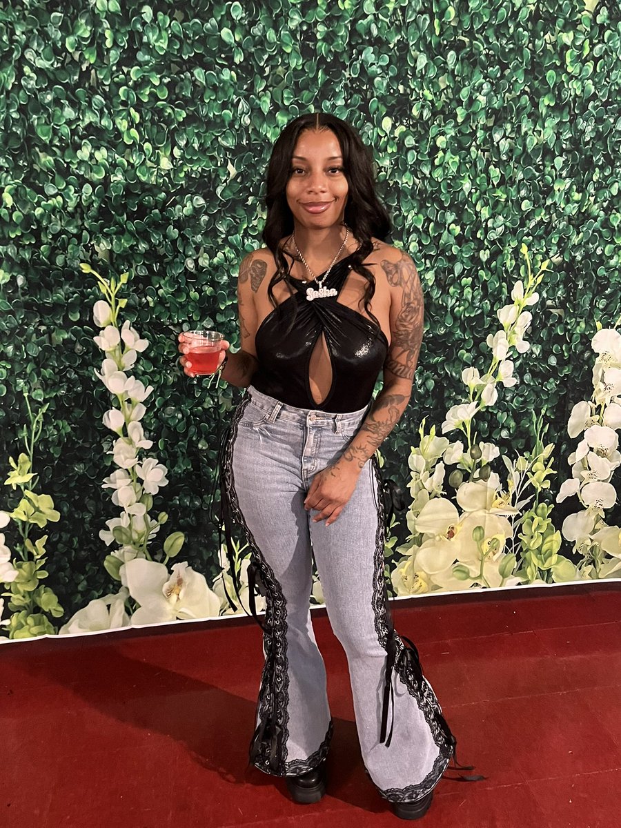 sasha_darapper's tweet image. Sucha Lady 😍