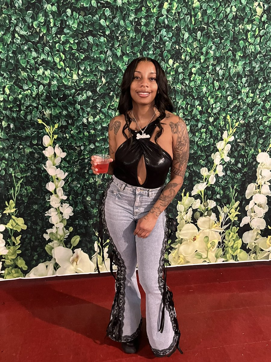 sasha_darapper's tweet image. Sucha Lady 😍