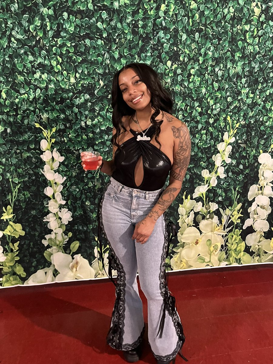 sasha_darapper's tweet image. Sucha Lady 😍