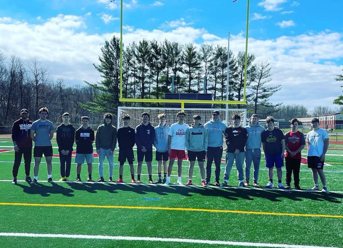 Spring Mini-Camps start this Saturday April 5th 3-5pm Matawan, NJ High School! RSVP STSCamps.com 🏋️🏈💯