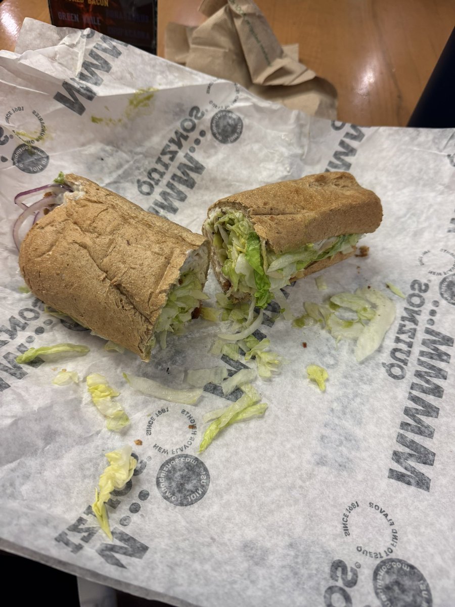 WoodyHoss's tweet image. Does Quiznos play? #firsttimer #workwithwhatyougot