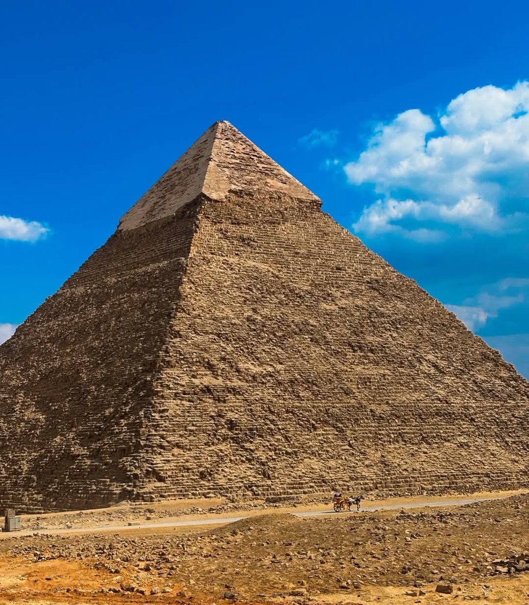 KaroftTours's tweet photo. "The Pyramids: A marvel of engineering or an unsolved mystery? 🤔 Share your theories! 
🏺✨
.
.
.
.
#Egypt  #Egyptian  #egypto 
#travelegypt  #egyptcairo 
#tour  #trip #photography 
#Travel  #cairo
#gizapyramids  #pyramid  #BUCKETLIST  #experians #photoshop 
#photographer  #egy https://t.co/sNmBgi1u7D