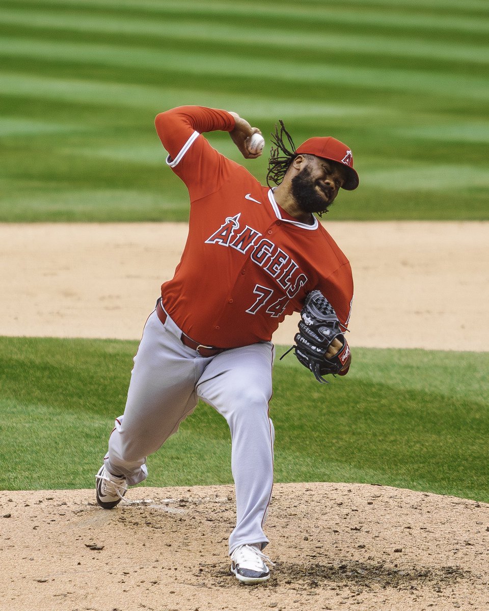 jruff96's tweet photo. In his Angels debut, future HOF closer Kenley Jansen shuts the door on a 1-0 victory against the White Sox, earning his first save with the team.

Jansen's save, the 448th of his career, puts him within 30 of Lee Smith for third on MLB's all-time list.

📸: March 29th, 2025 https://t.co/uRlFTRLurH