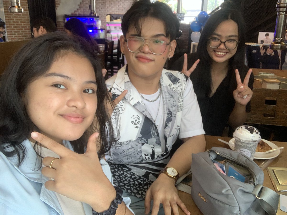 tteokjaebi's tweet photo. 1st CSE KO 'TO!!!
thank you so so much! @twsproject42 & @HANJIHOONPICS π« NEXT TIME PO ULIT!! (sa bebe ko naman)
wala na aqng masabi basta next time ulit!!!
#HaeppyJIHOONDay
#RhythmAndWaves
#FlowWithJihoon https://t.co/DZ8Vzsd2iR
